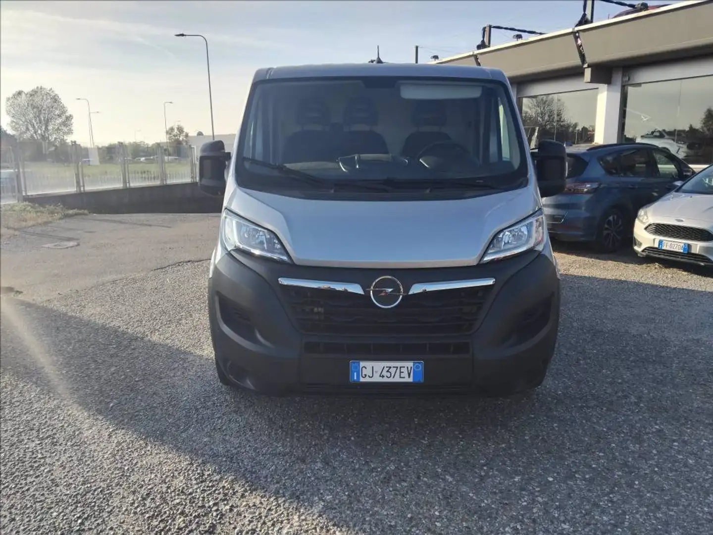 Opel Movano 33 L2H1 2.2 Bluehdi 140cv S&S Gris - 2