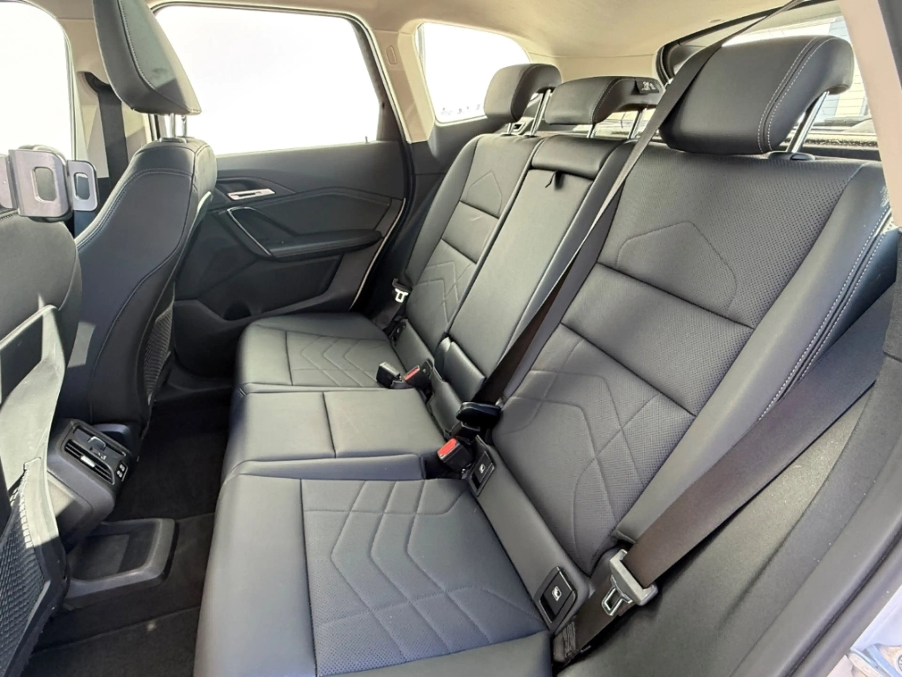 BMW iX1 xDrive 30 AD AHK-klappbar AHK Panorama Navi Digita — photo 11