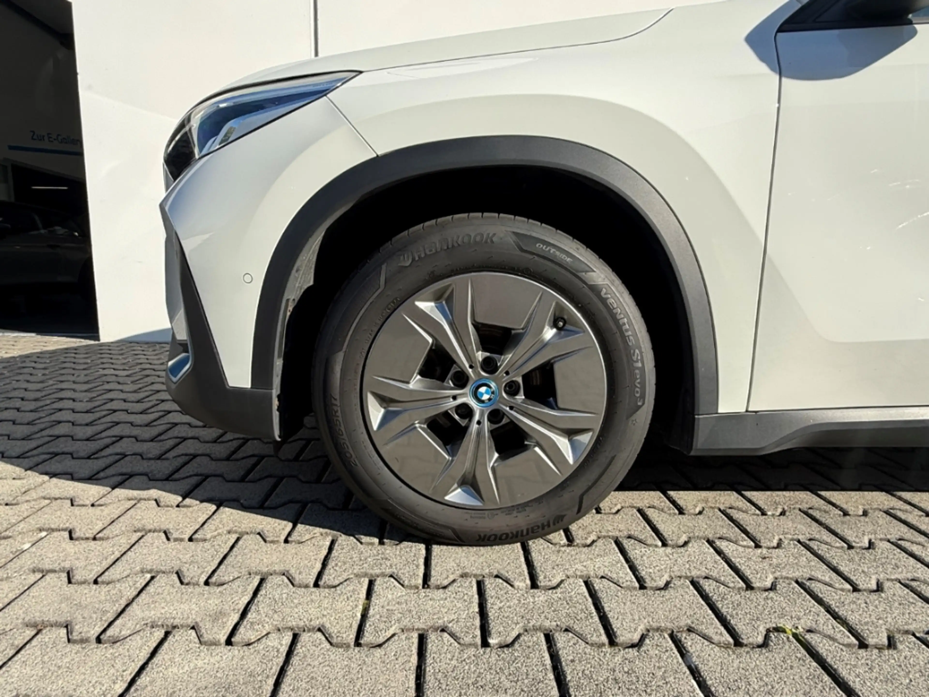 BMW iX1 xDrive 30 AD AHK-klappbar AHK Panorama Navi Digita — photo 13