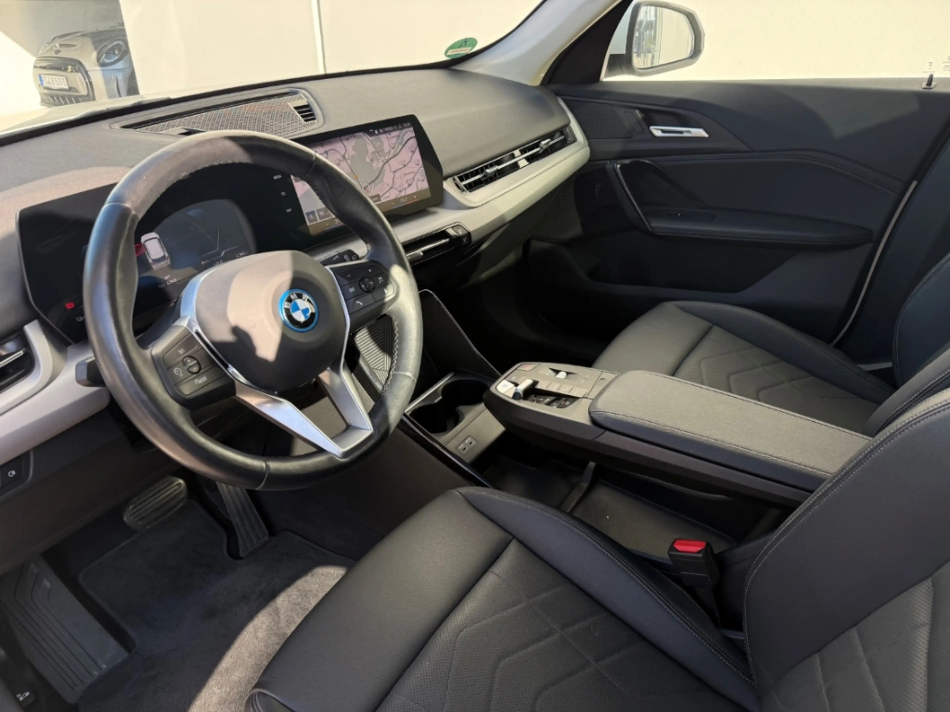 BMW iX1 xDrive 30 AD AHK-klappbar AHK Panorama Navi Digita — photo 6