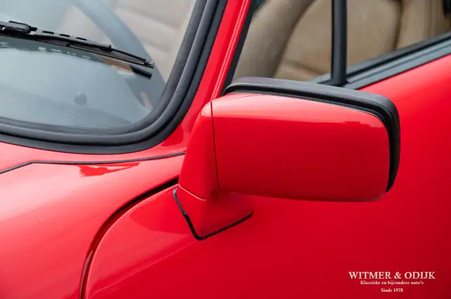Porsche 911 view 17
