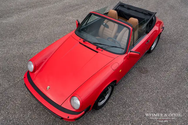 Porsche 911 view 12