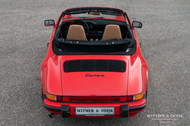Porsche 911 view 8