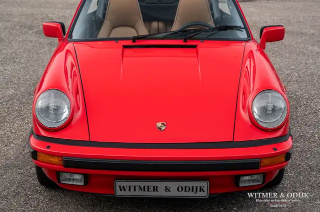 Porsche 911 view 15