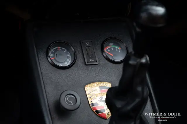 Porsche 911 view 27