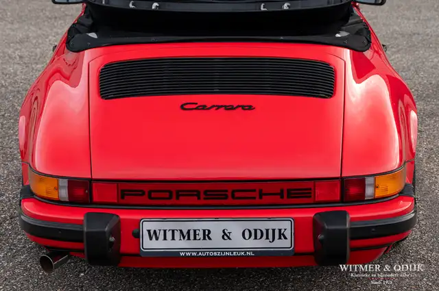 Porsche 911 view 19