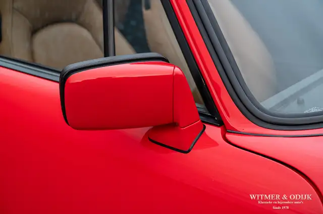 Porsche 911 view 16