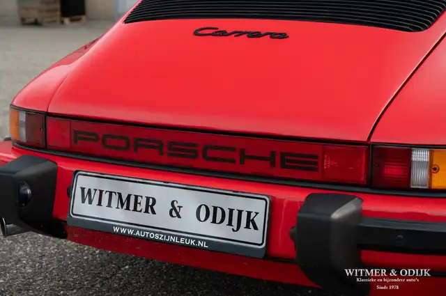 Porsche 911 view 20