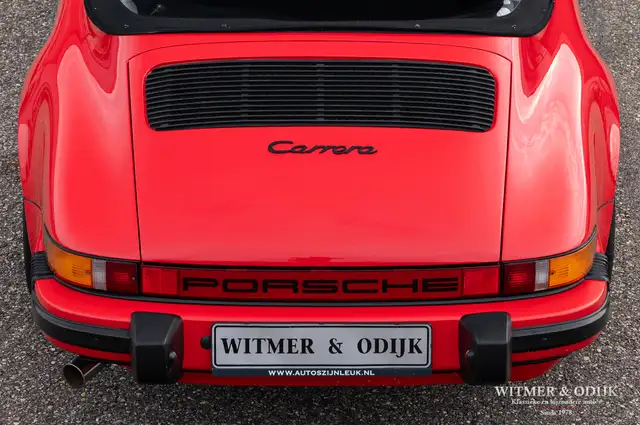 Porsche 911 view 14