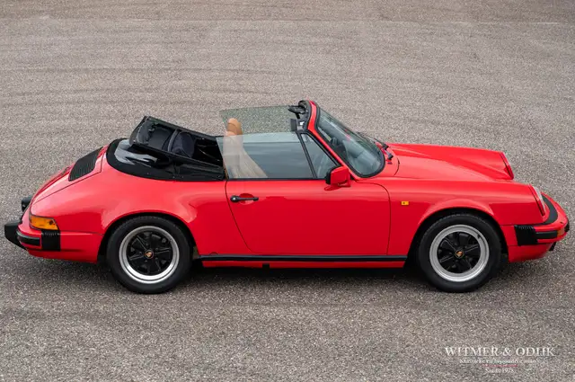Porsche 911 view 10