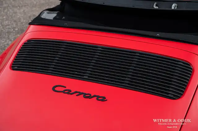 Porsche 911 view 21