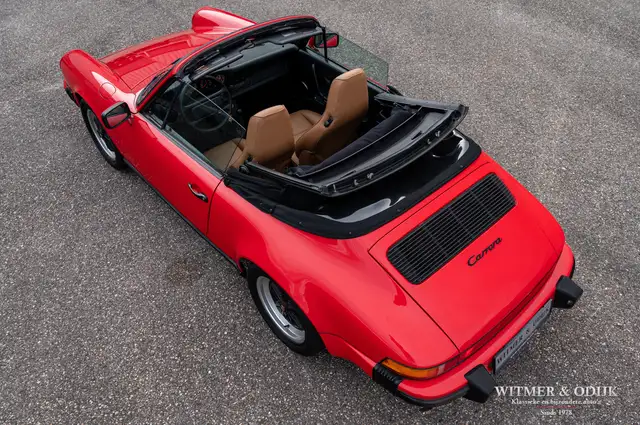 Porsche 911 view 13
