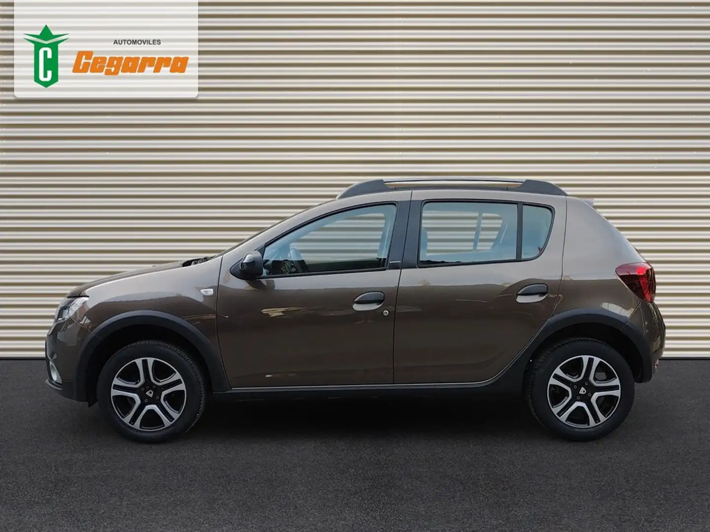 Dacia Sandero 0.9 TCE Stepway Comfort 66kW Marrón - 2