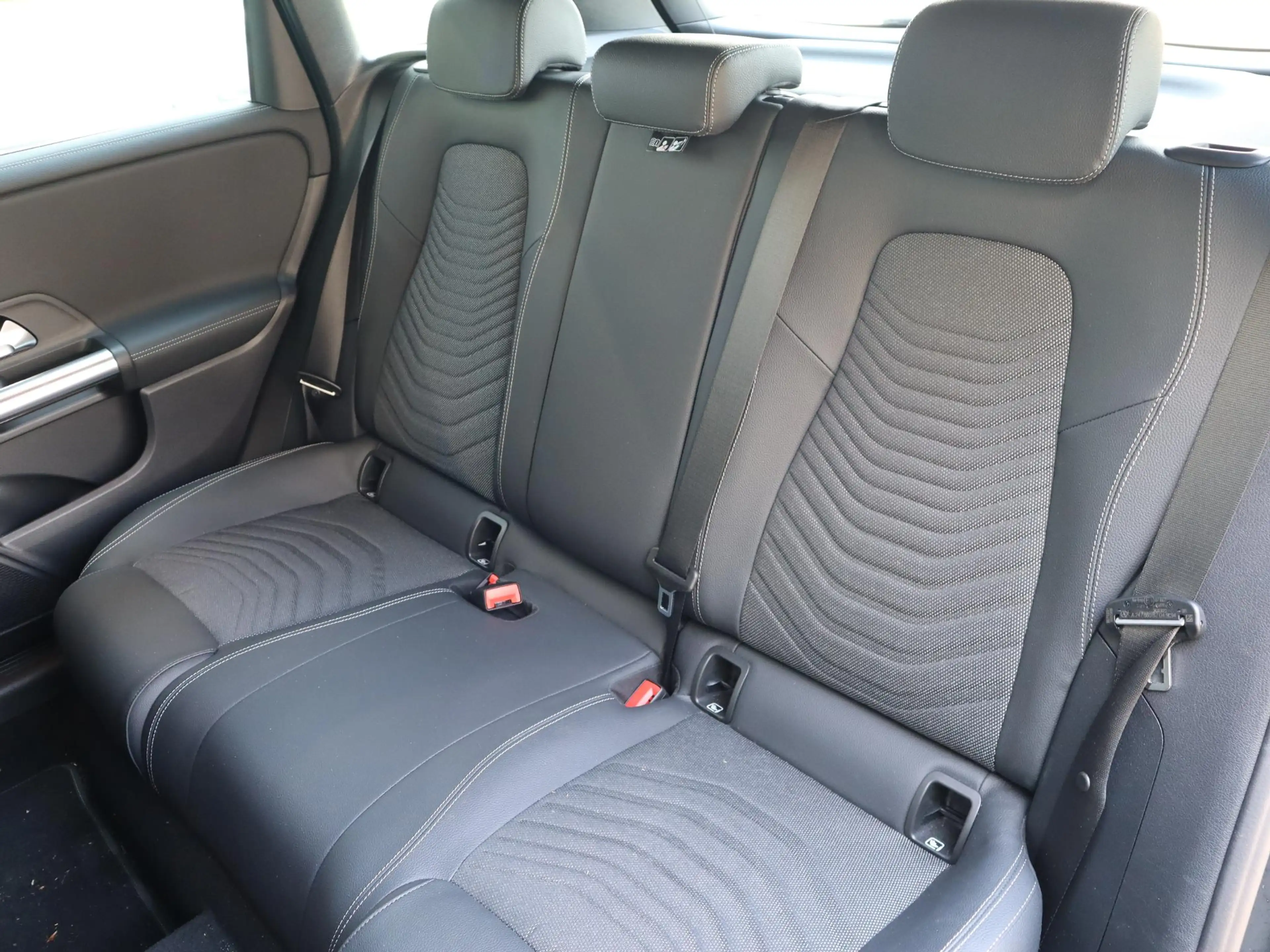 Mercedes-Benz B 250 e Business Solution Luxury Line — photo 11
