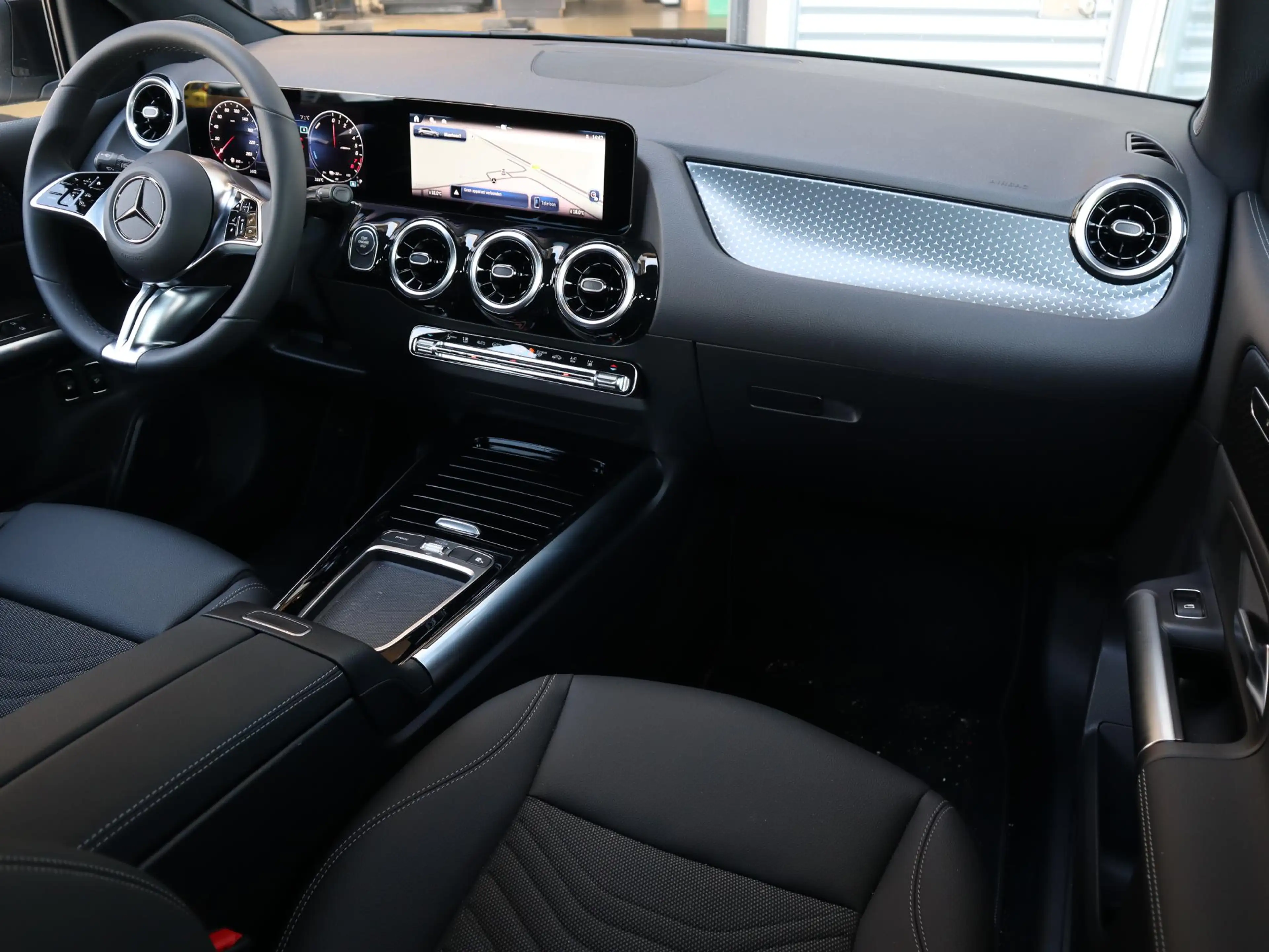 Mercedes-Benz B 250 e Business Solution Luxury Line — photo 3