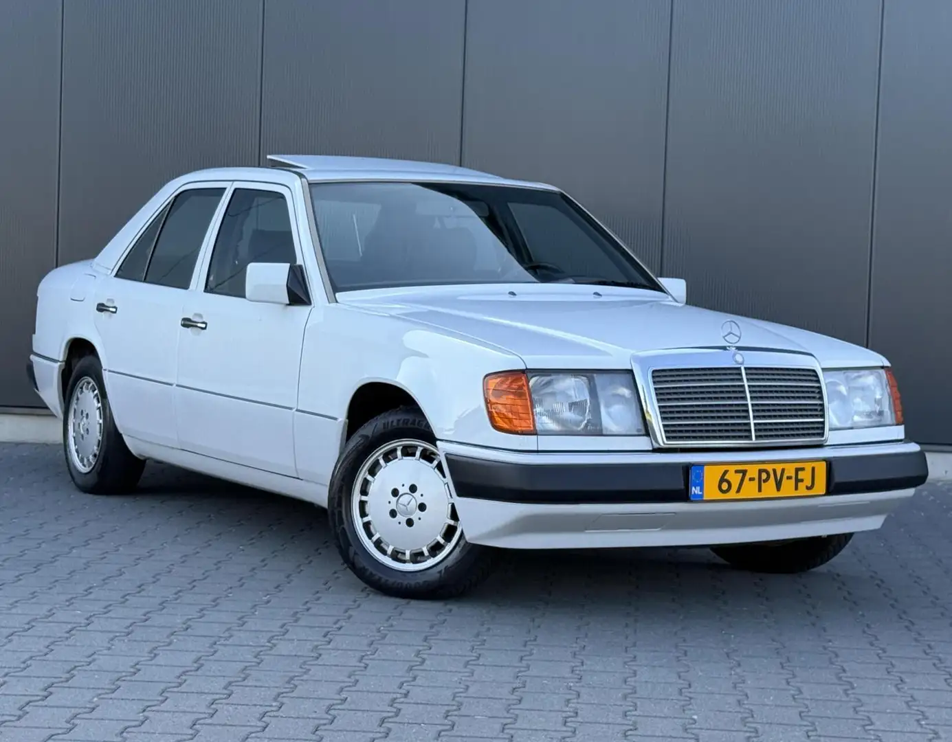 Mercedes-Benz 500 200-500 200 E Weiß - 2