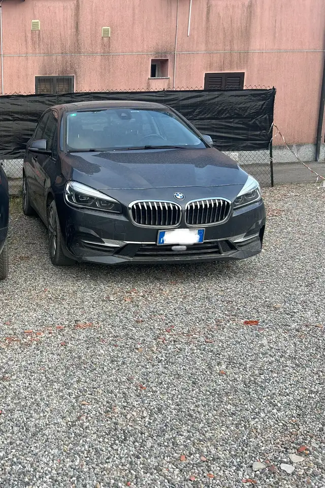 BMW 225