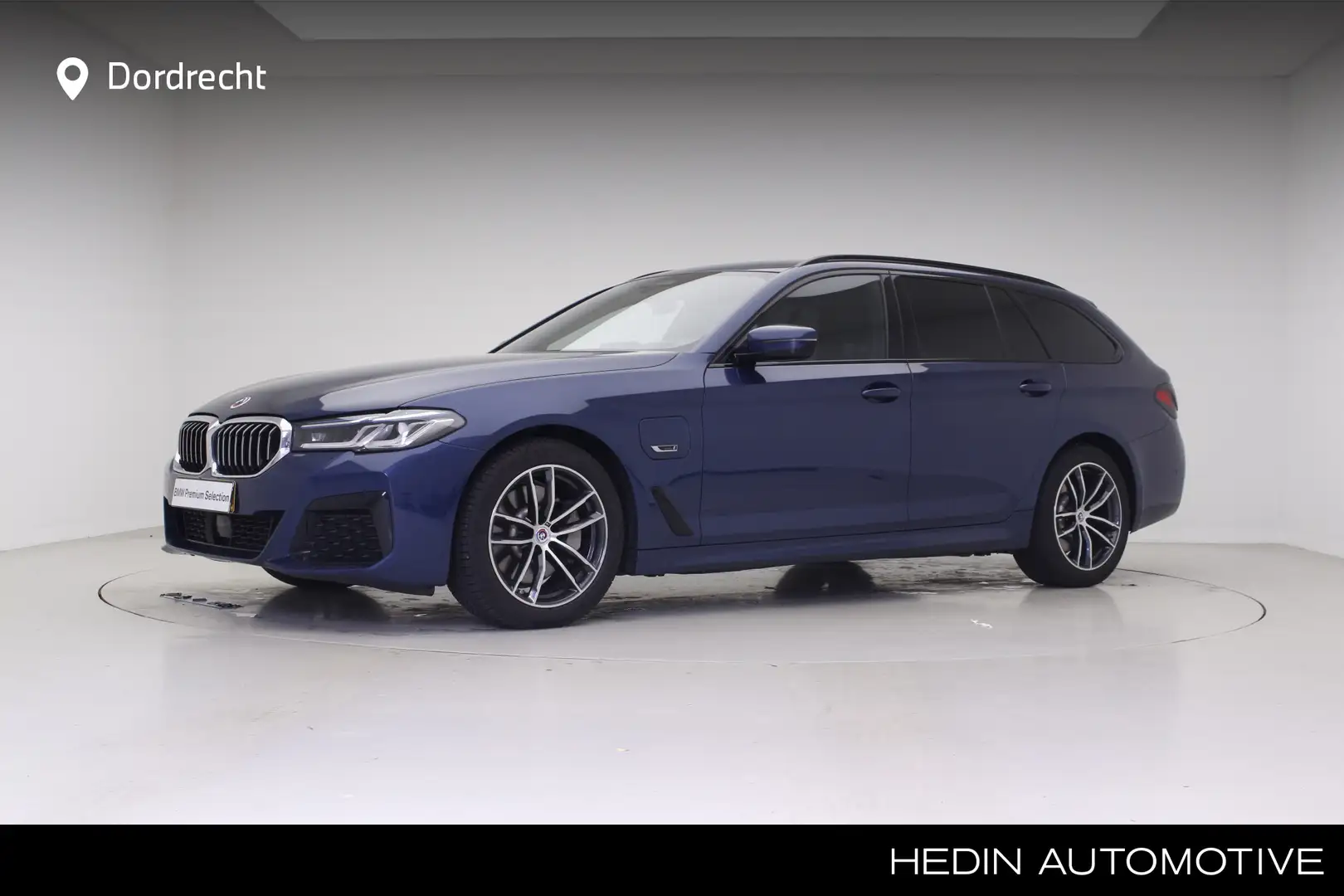 BMW 530 5-serie Touring 530e xDrive M-Sport | Driving Assi Blauw - 1
