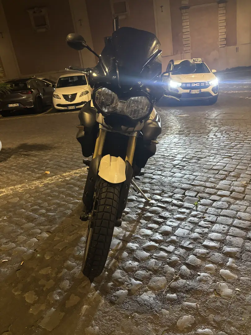Triumph Tiger 800 - 1