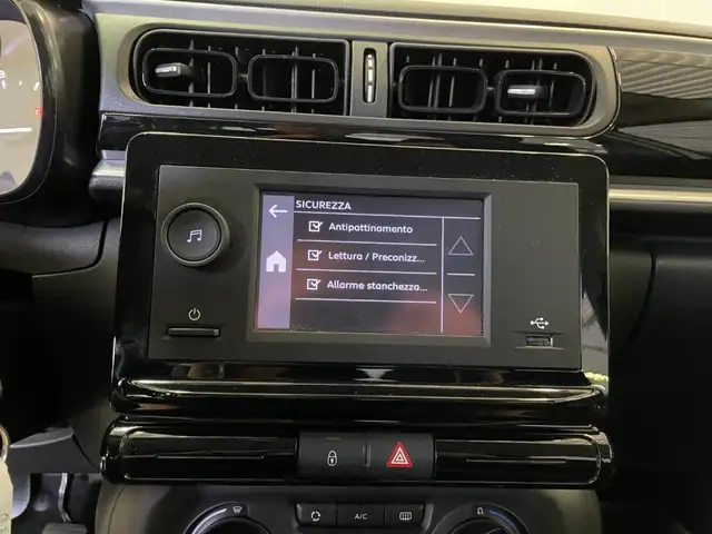 Citroen C3 view 11