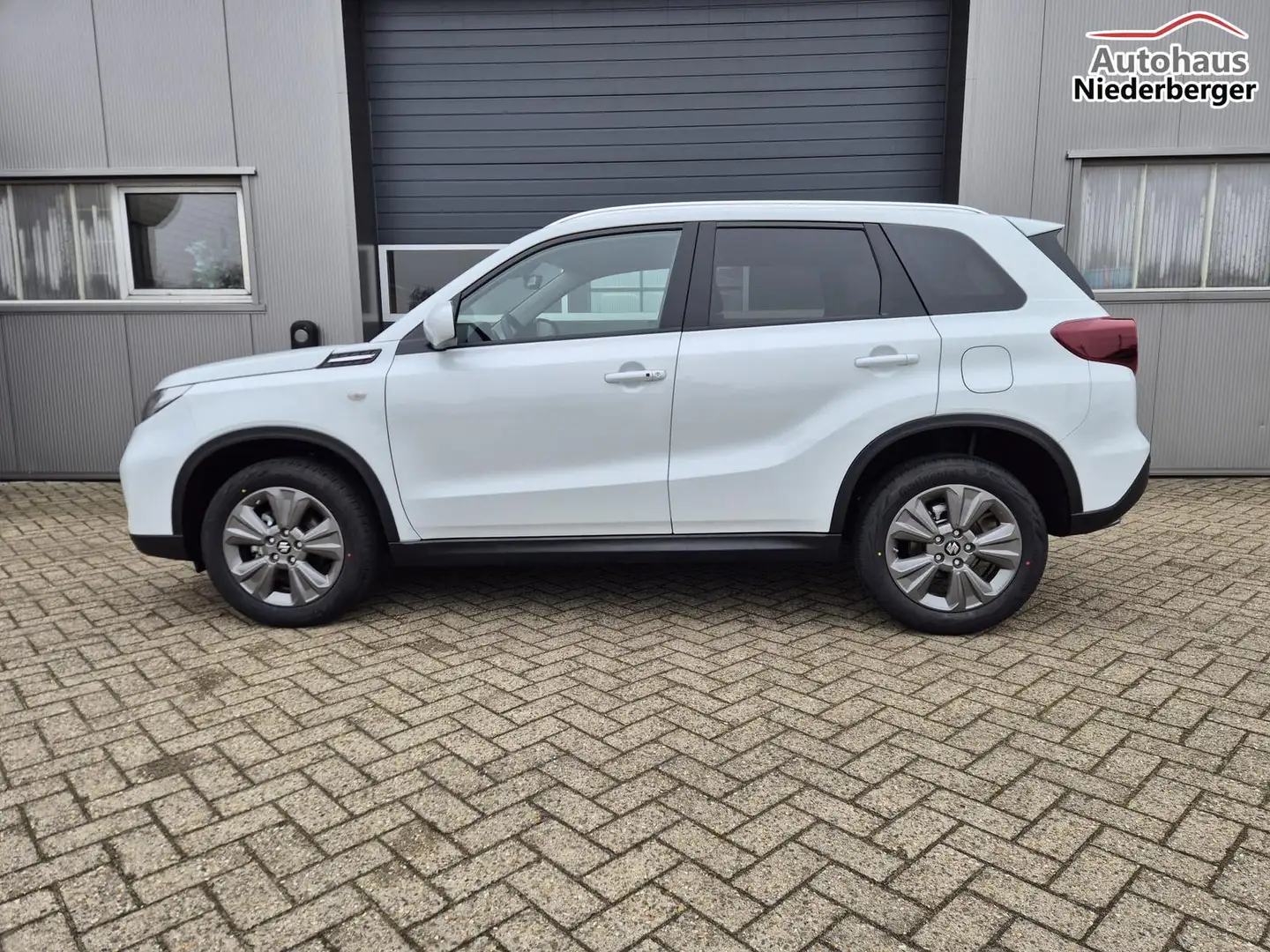 Suzuki Vitara Comfort 110PS Automatik MHEV 1.4 Boosterjet Kli... Weiß - 2