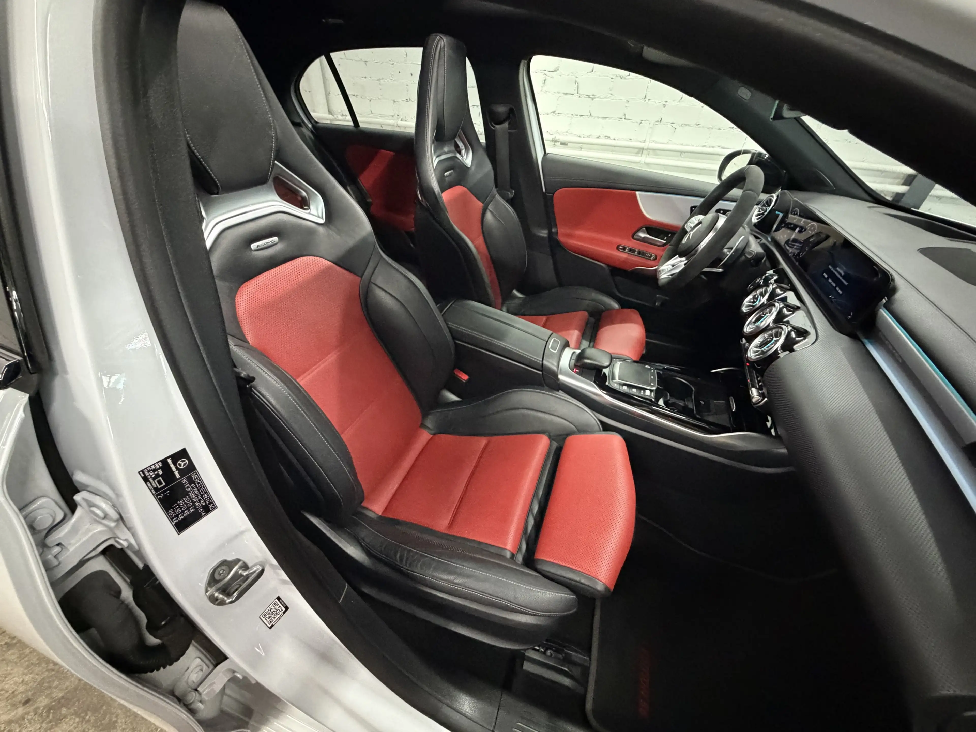 Mercedes-Benz A 35 AMG 4Matic Speedshift DCT 7G AMG Edition 55 — photo 9