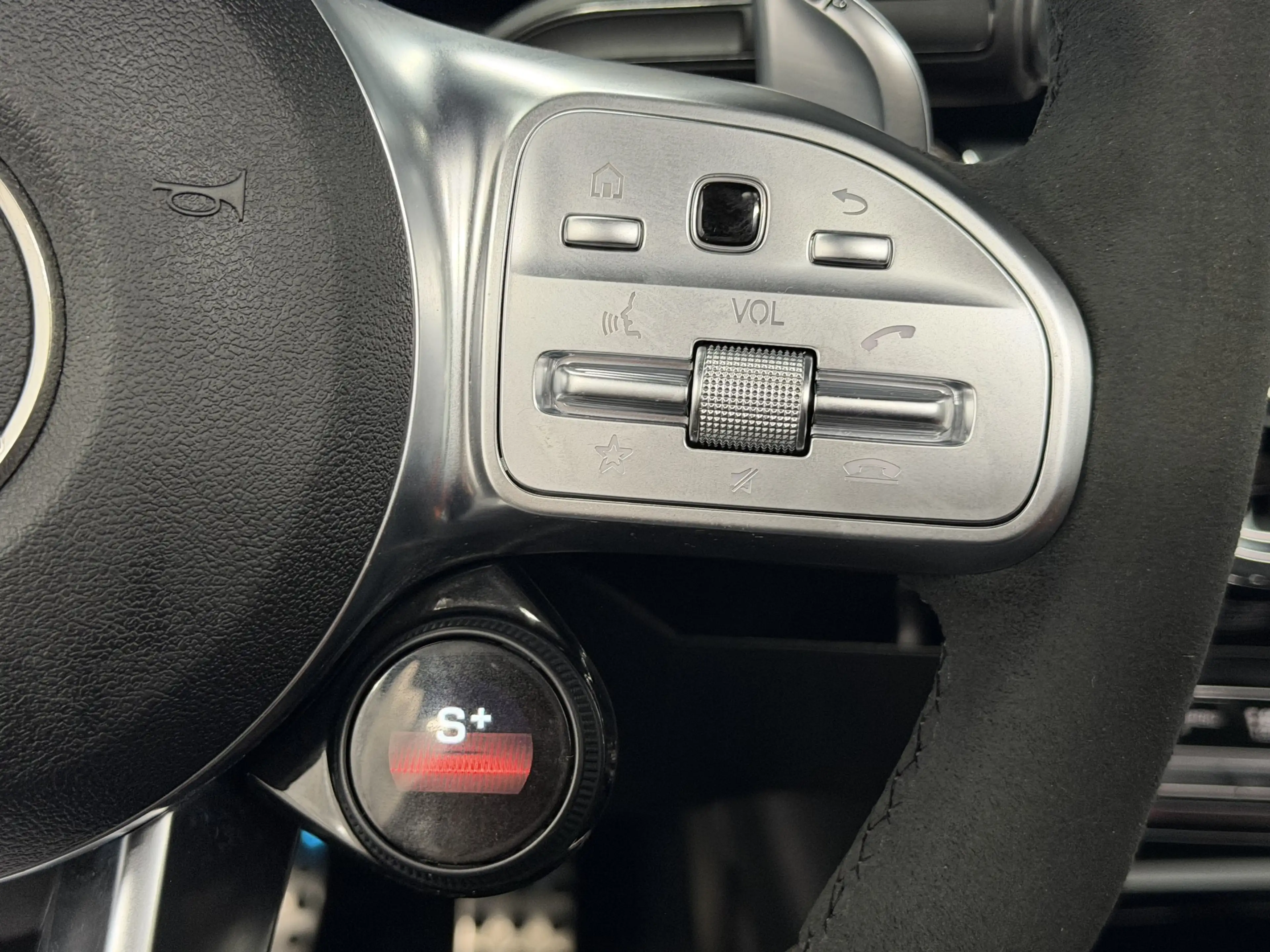 Mercedes-Benz A 35 AMG 4Matic Speedshift DCT 7G AMG Edition 55 — photo 14