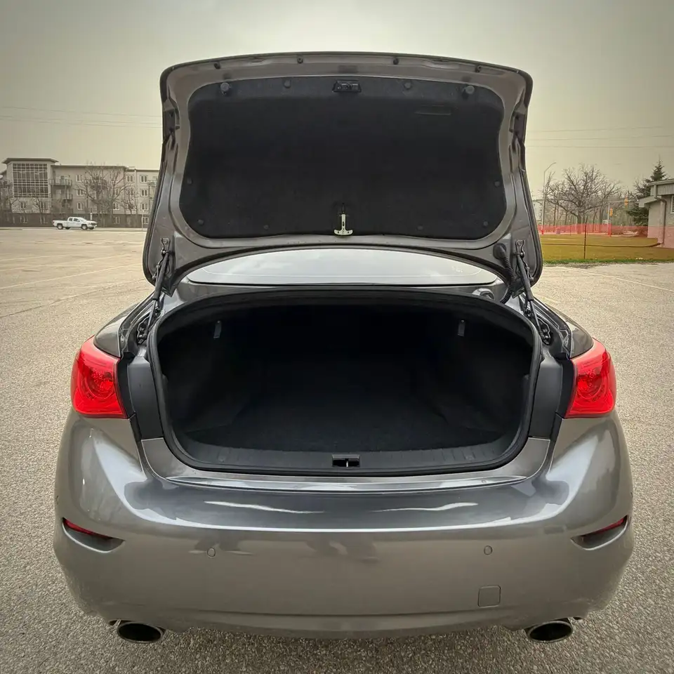 Infiniti Q50 снимка Infiniti Q50
