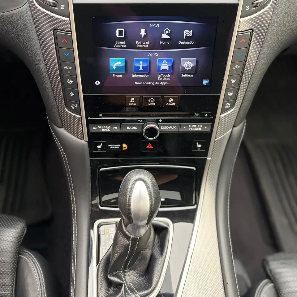 Infiniti Q50 снимка Infiniti Q50