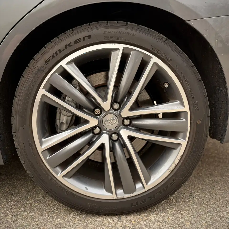 Infiniti Q50 снимка Infiniti Q50