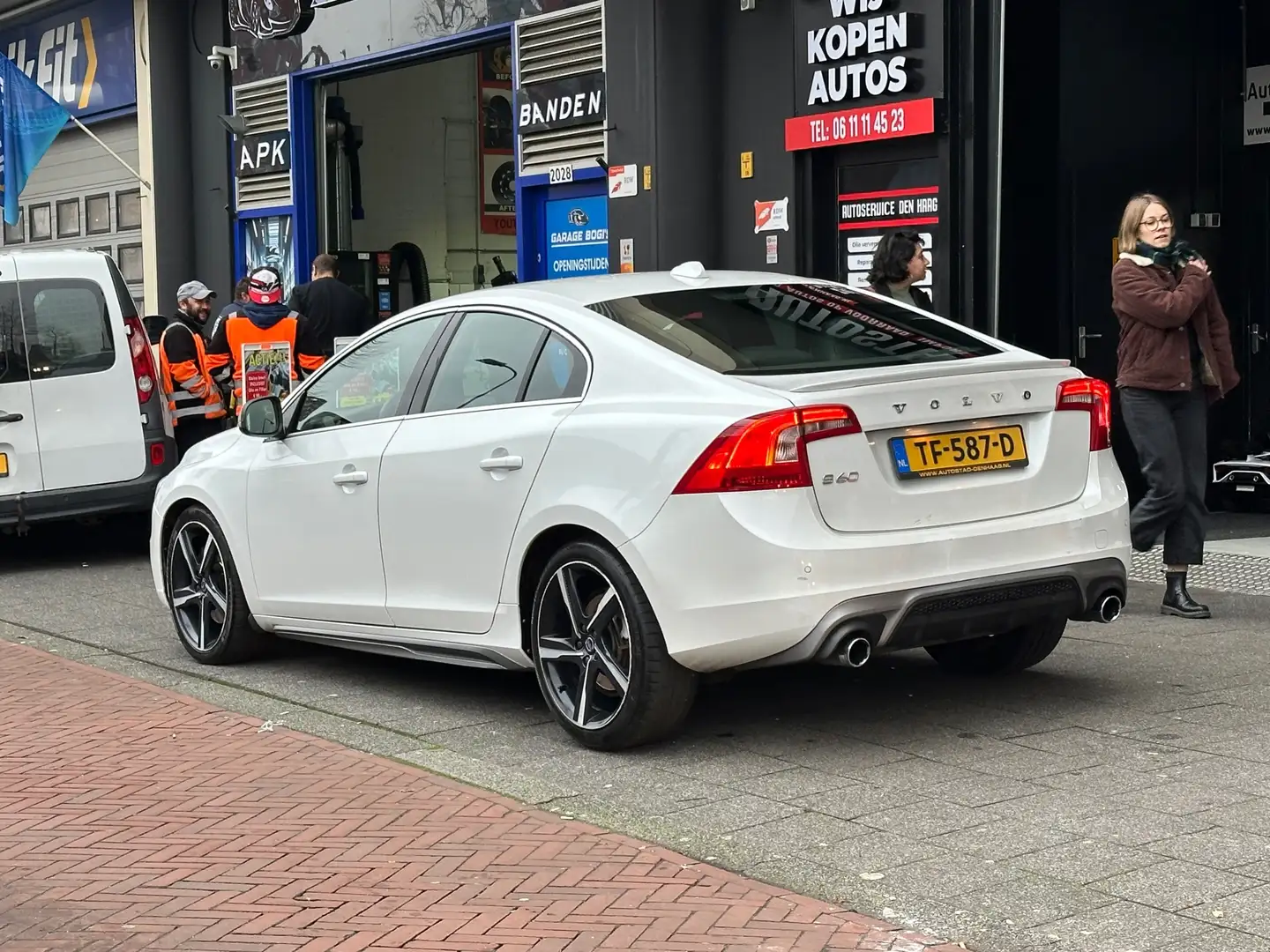 Volvo S60 2.0 D5 Summum Aut Leer Navi Clima Weiß - 2
