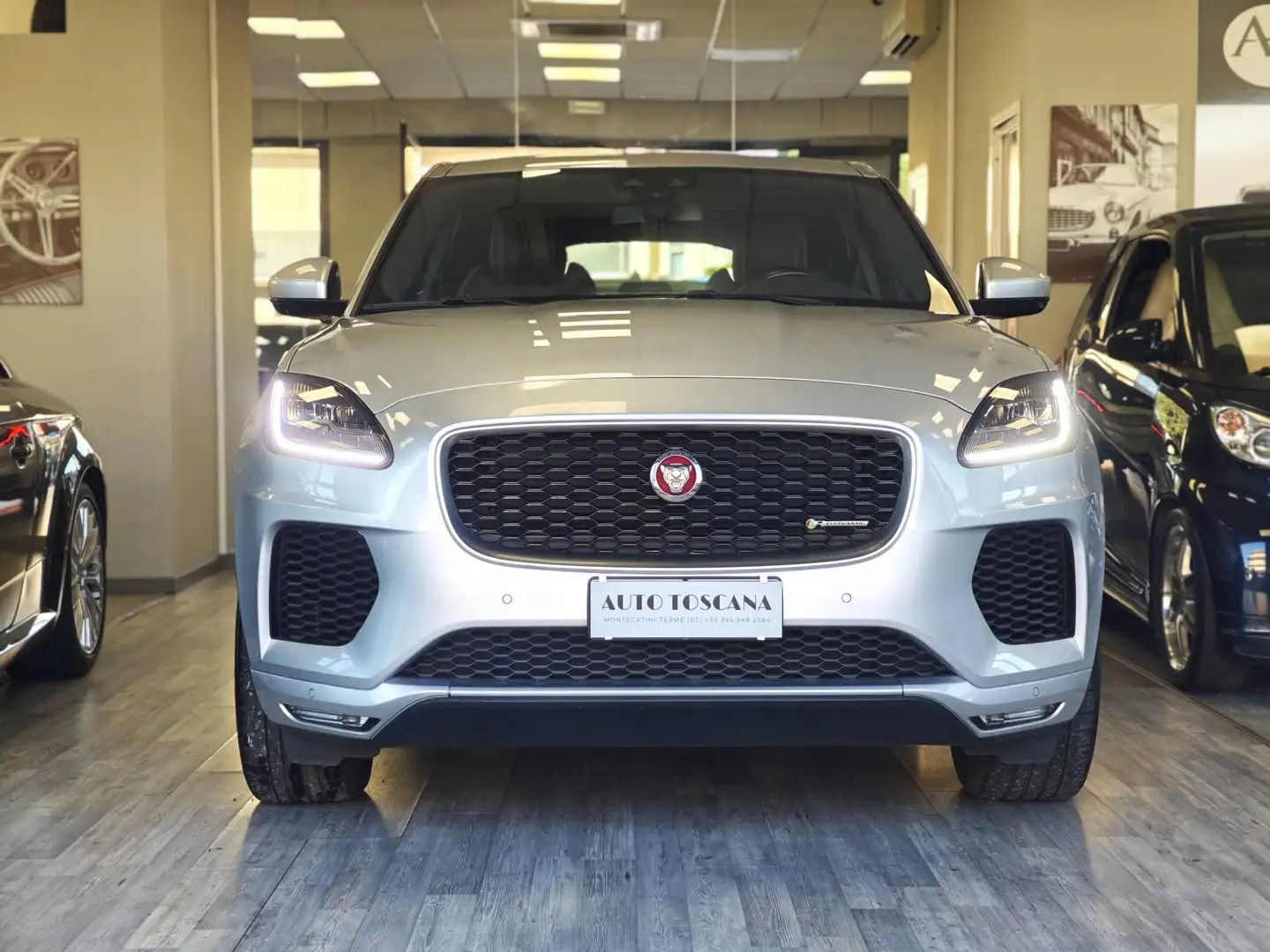 Jaguar E-Pace E-Pace 2017 2.0d i4R-DynamicHSE awd150cv auto my19 Silber - 2