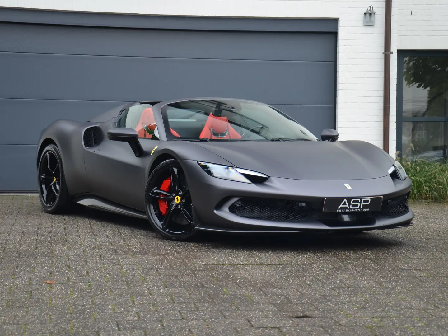Ferrari 296 GTS 3.0 V6 PHEV DCT / Carbon / 1 owner / VAT Car Gri - 2