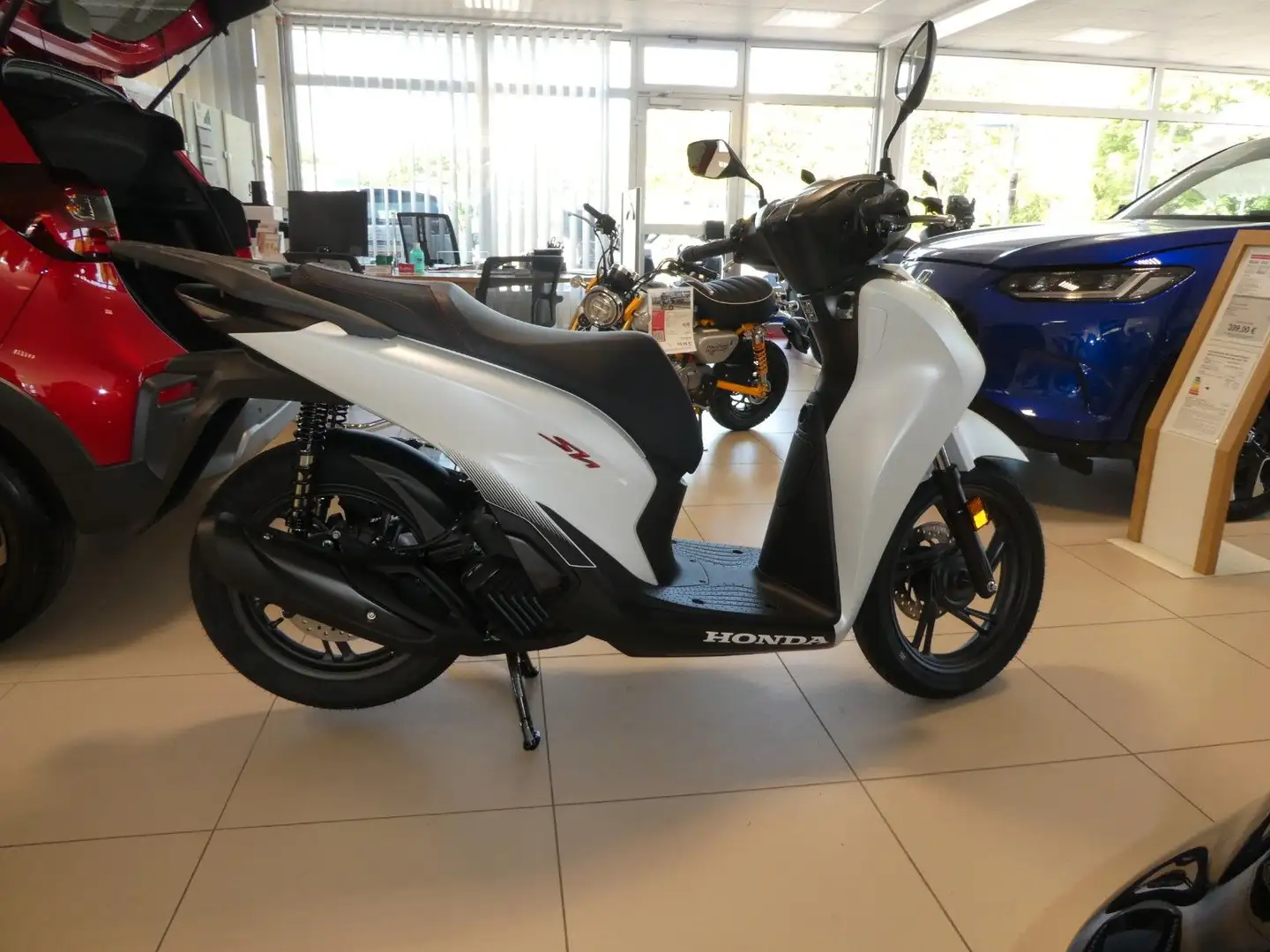 Honda SH 125i mit Smartcase 2025 Sonderaktion Blanco - 2
