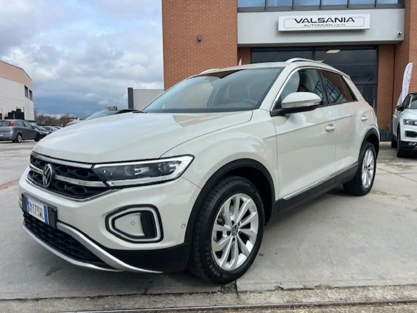 Volkswagen T-Roc 1.0 tsi Style 110cv Beige - 1