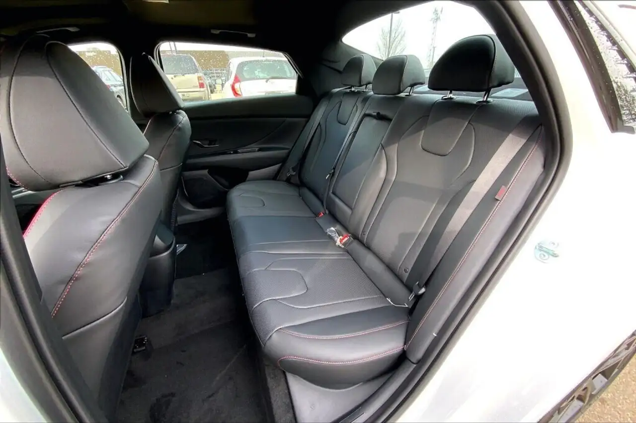 Hyundai ELANTRA снимка Hyundai ELANTRA