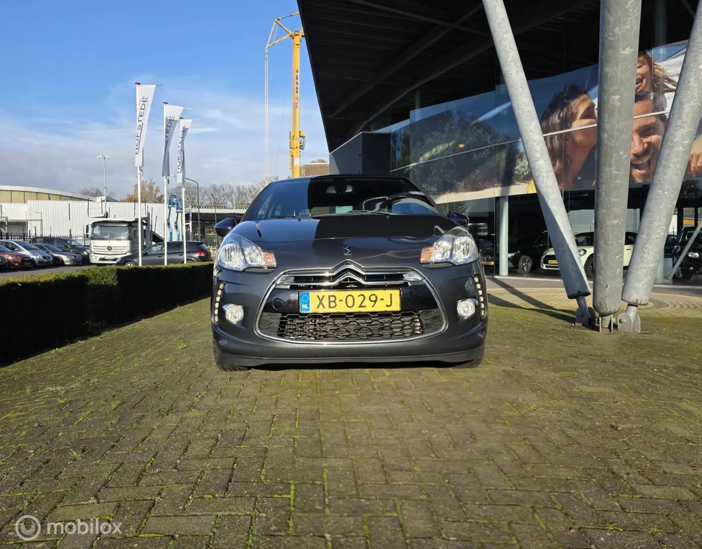 Citroen DS3 1.6 THP Sport Chic Grijs - 2