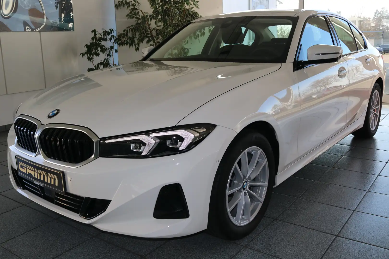 BMW 318 i ACC, Driv- u. Park.-Ass. LED PDC Blanc - 1