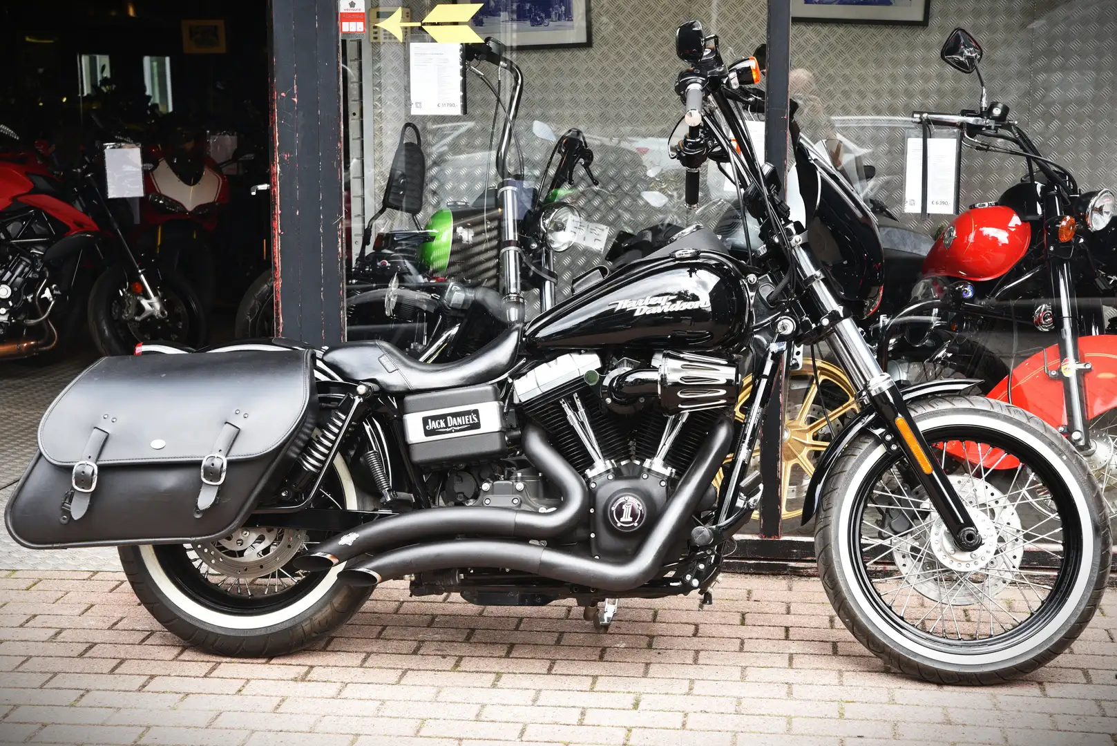 Harley-Davidson Dyna Street Bob ***MOTO VERTE*** Noir - 1