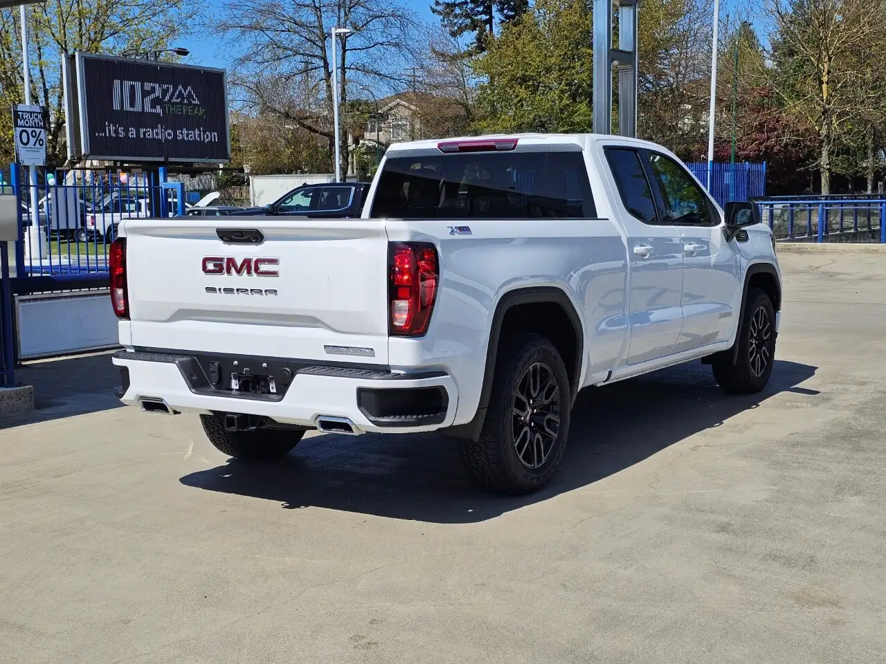 GMC Sierra 1500 снимка GMC Sierra 1500