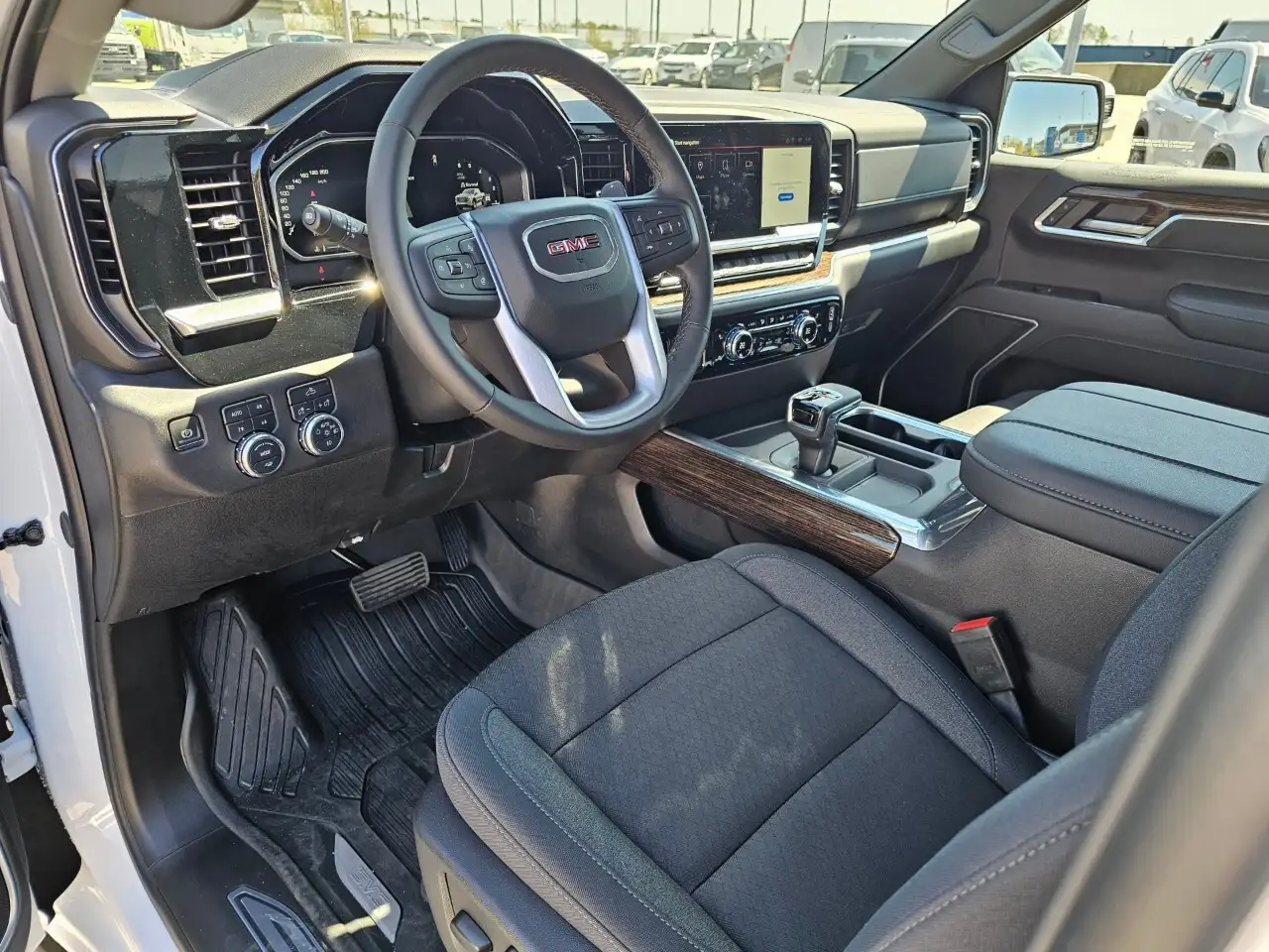 GMC Sierra 1500 снимка GMC Sierra 1500