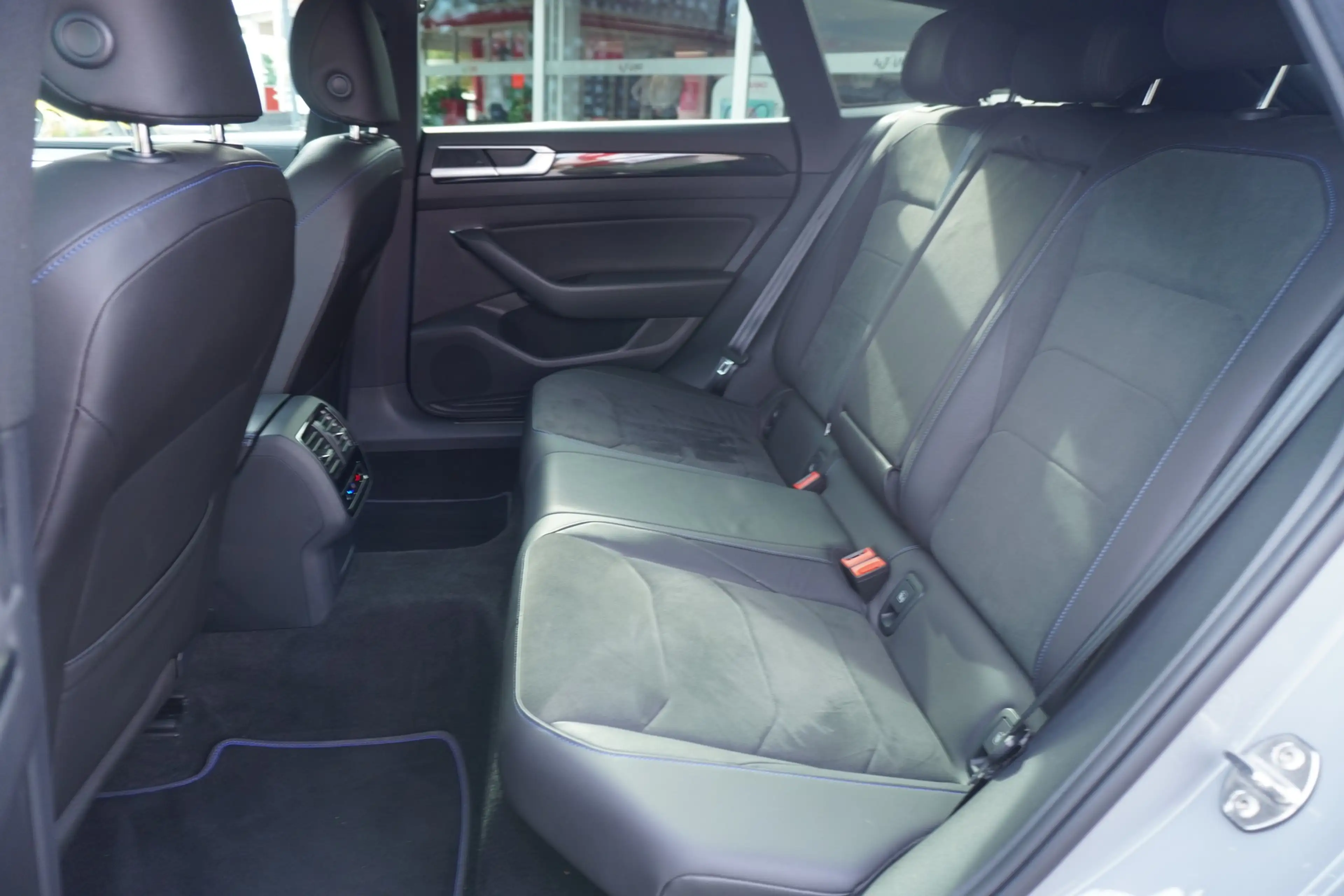 Volkswagen Arteon Shooting Brake 2.0 R 4Motion LED Navi ACC — photo 14