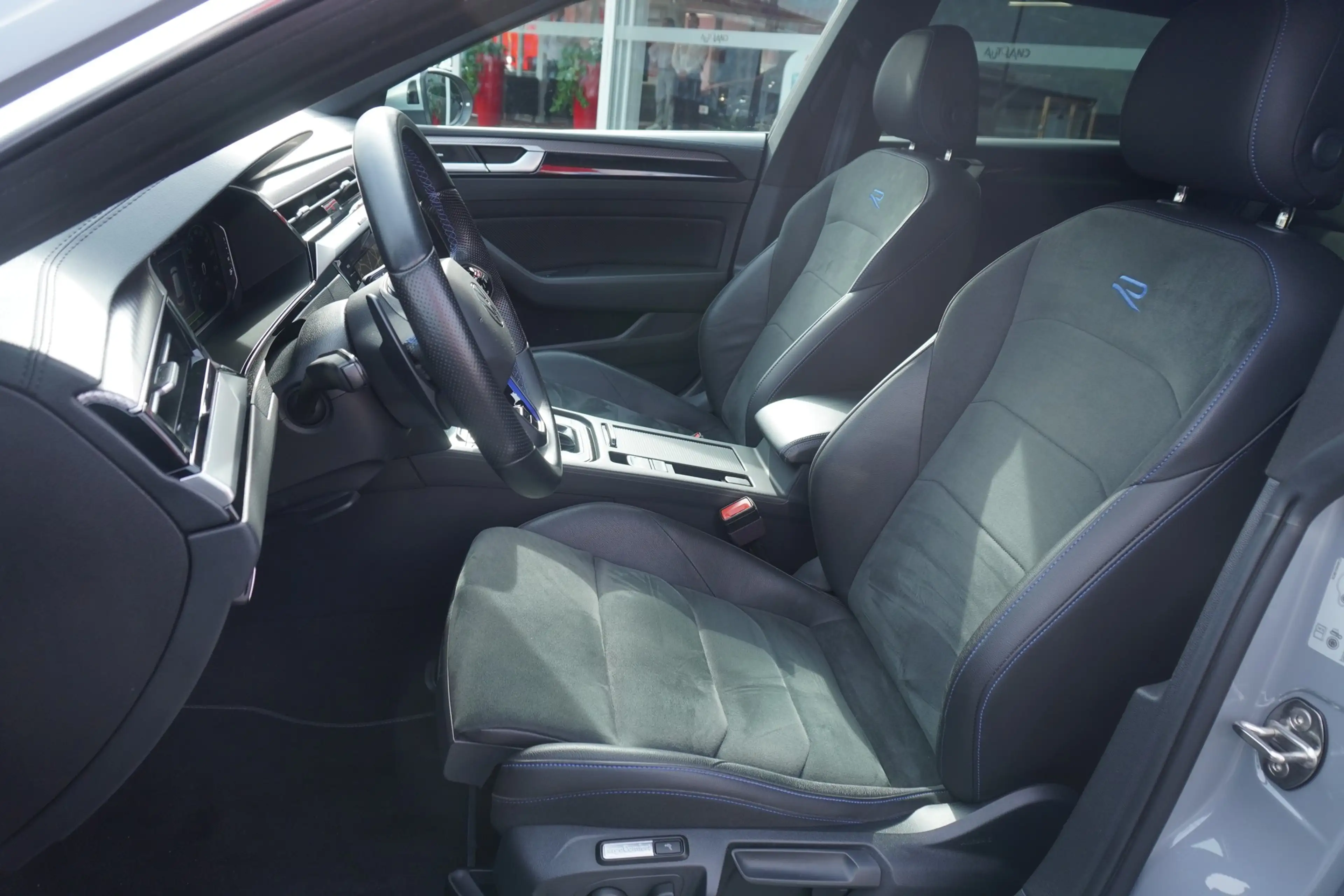 Volkswagen Arteon Shooting Brake 2.0 R 4Motion LED Navi ACC — photo 12