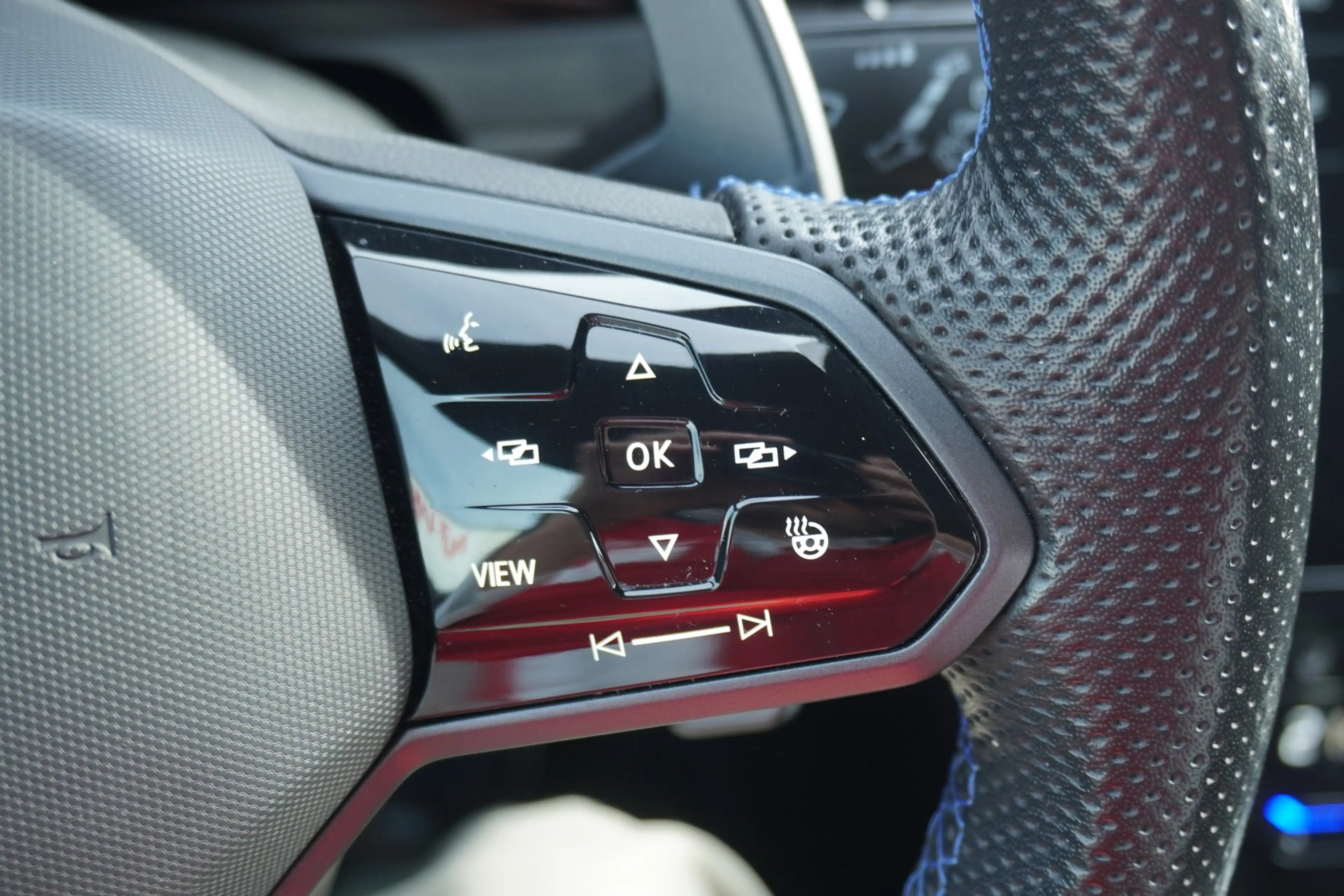 Volkswagen Arteon Shooting Brake 2.0 R 4Motion LED Navi ACC — photo 22