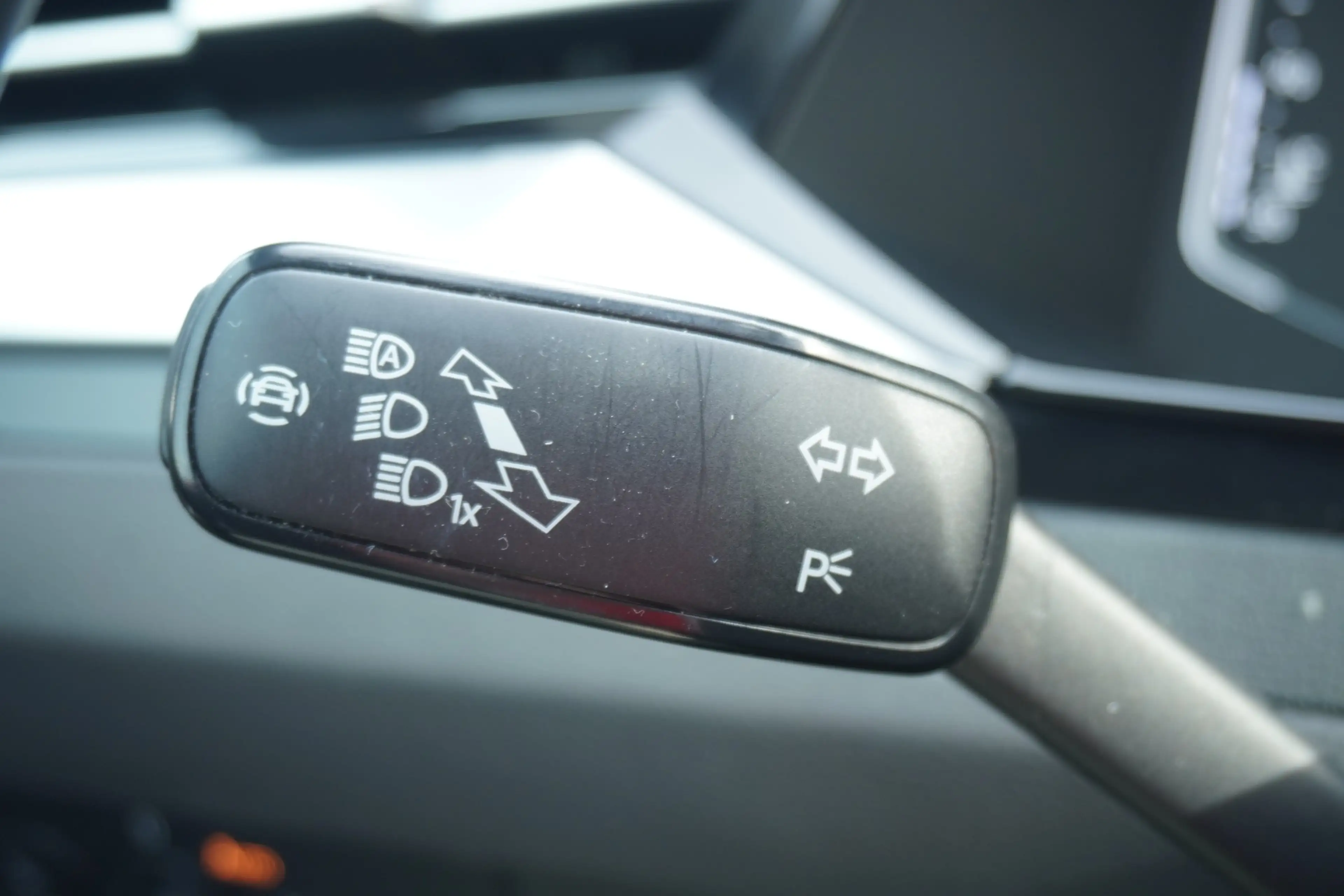 Volkswagen Arteon Shooting Brake 2.0 R 4Motion LED Navi ACC — photo 23