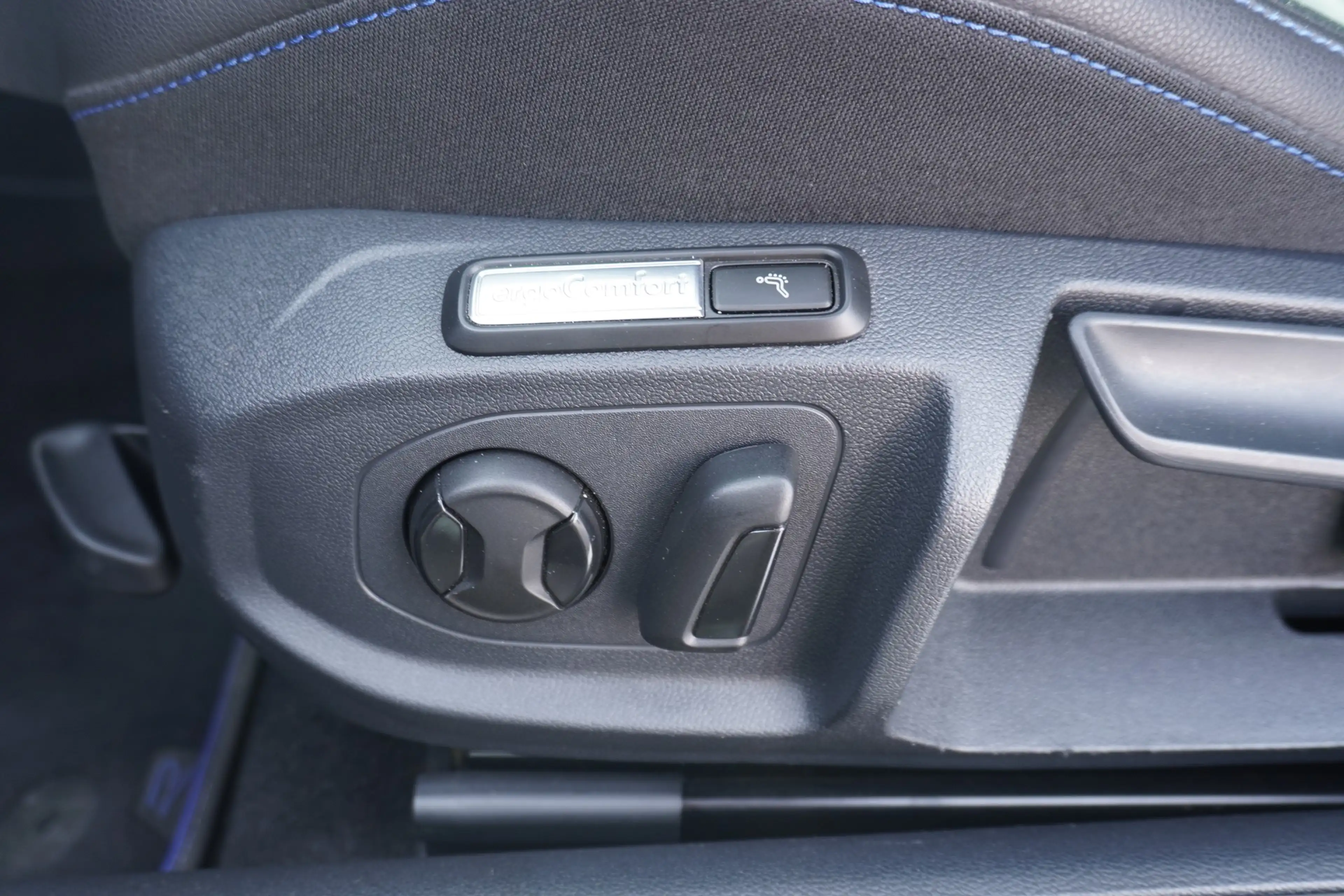 Volkswagen Arteon Shooting Brake 2.0 R 4Motion LED Navi ACC — photo 13