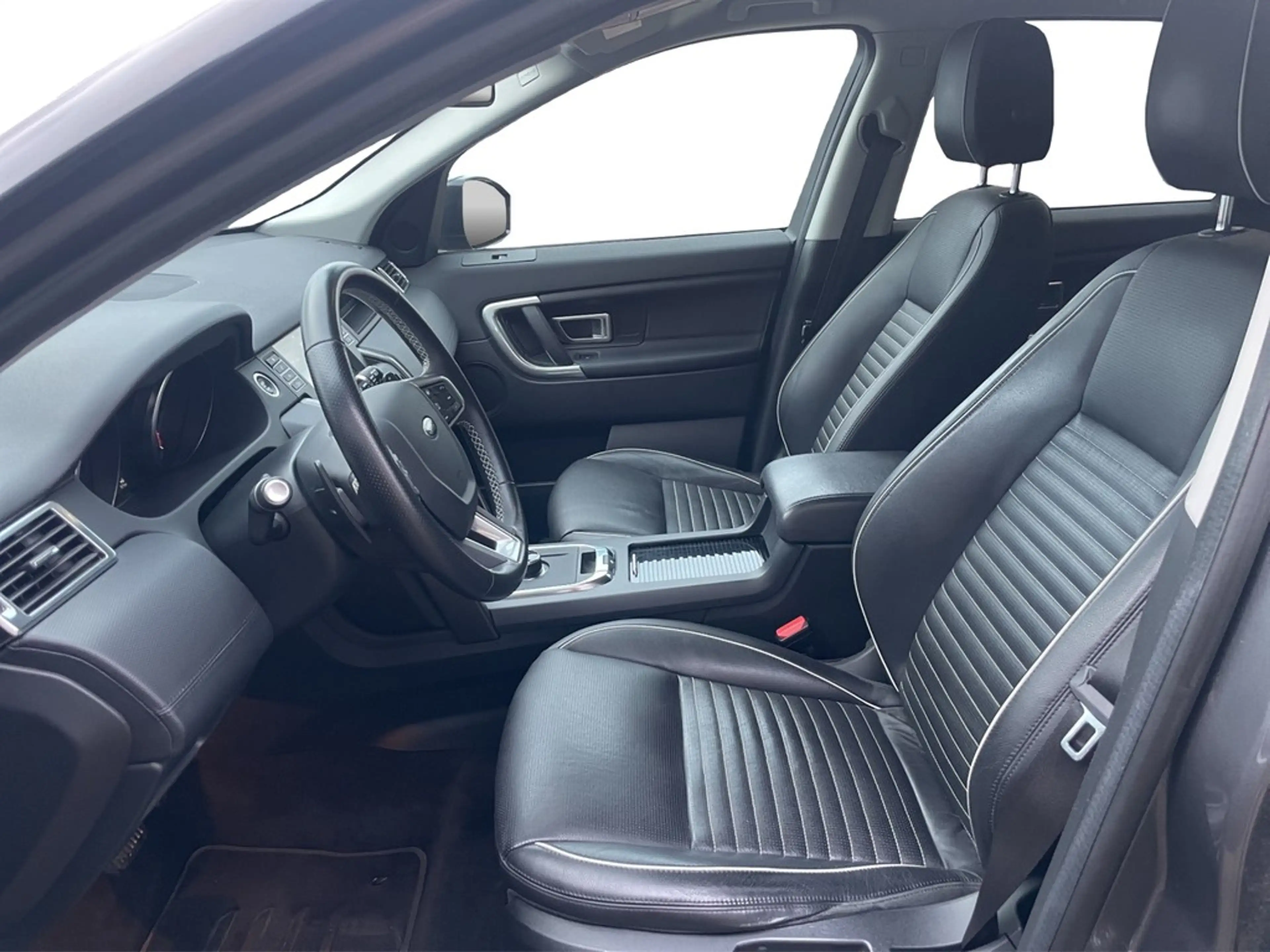 Land Rover Discovery Sport 2.0 TD4 Automatik AWD SE AHK*BI-XENON*NAV*SHZ*T... — photo 12