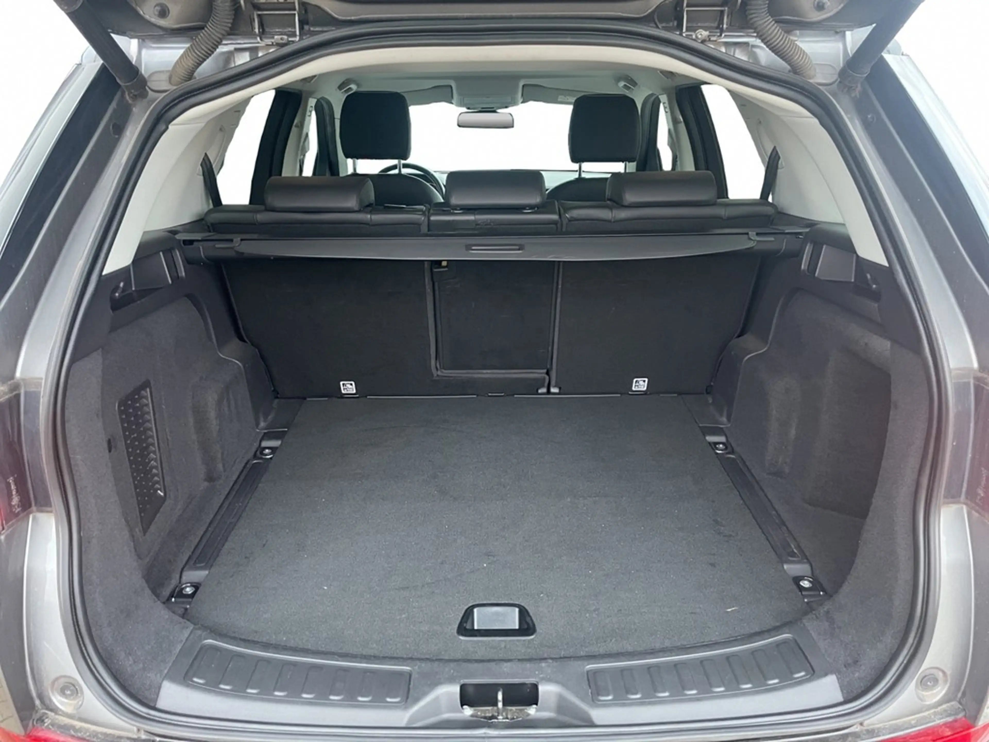 Land Rover Discovery Sport 2.0 TD4 Automatik AWD SE AHK*BI-XENON*NAV*SHZ*T... — photo 10