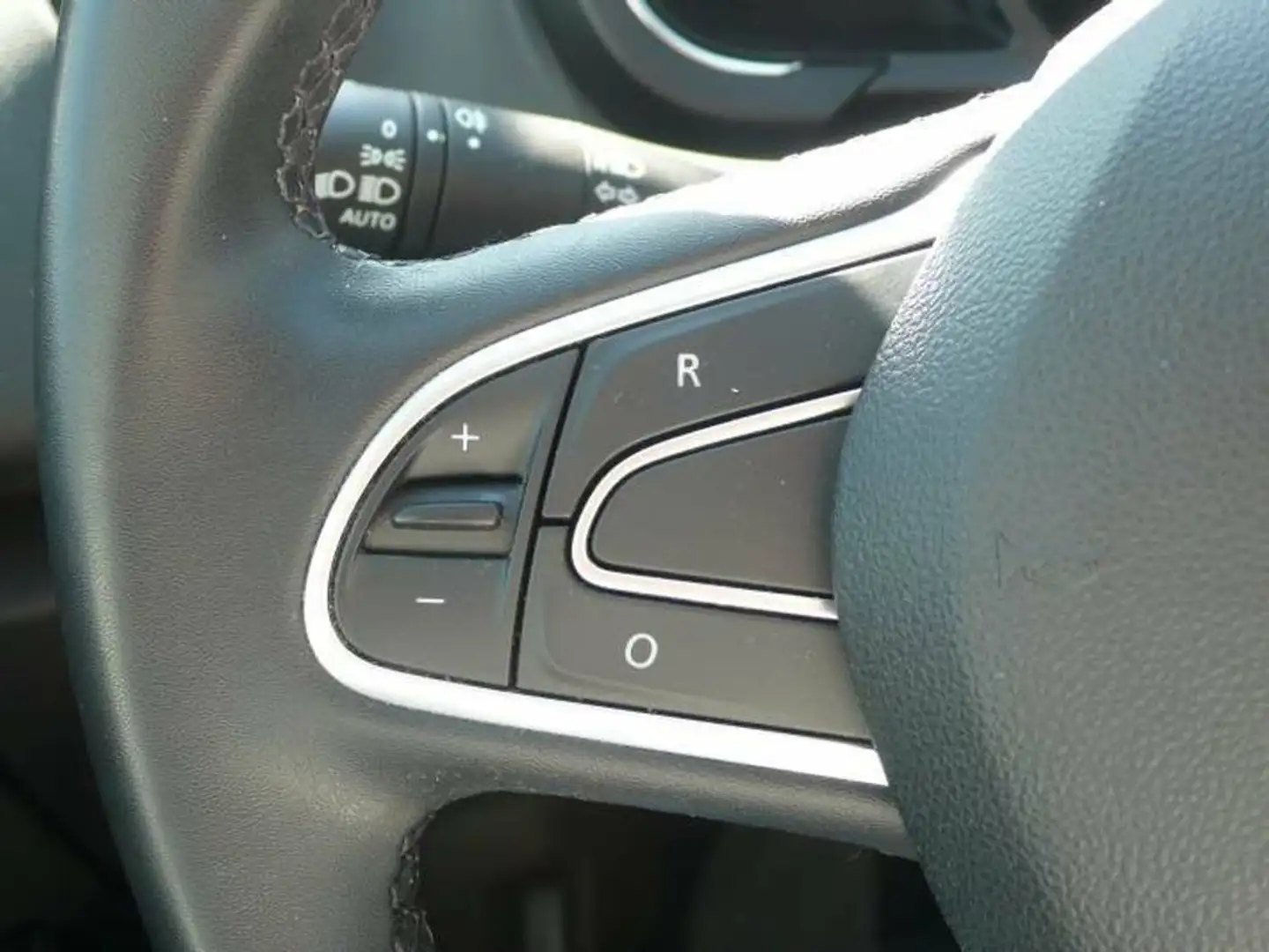 Renault Scenic 103 kW (140CV) EDCLimited TCe GPF MY21 Gris - 2
