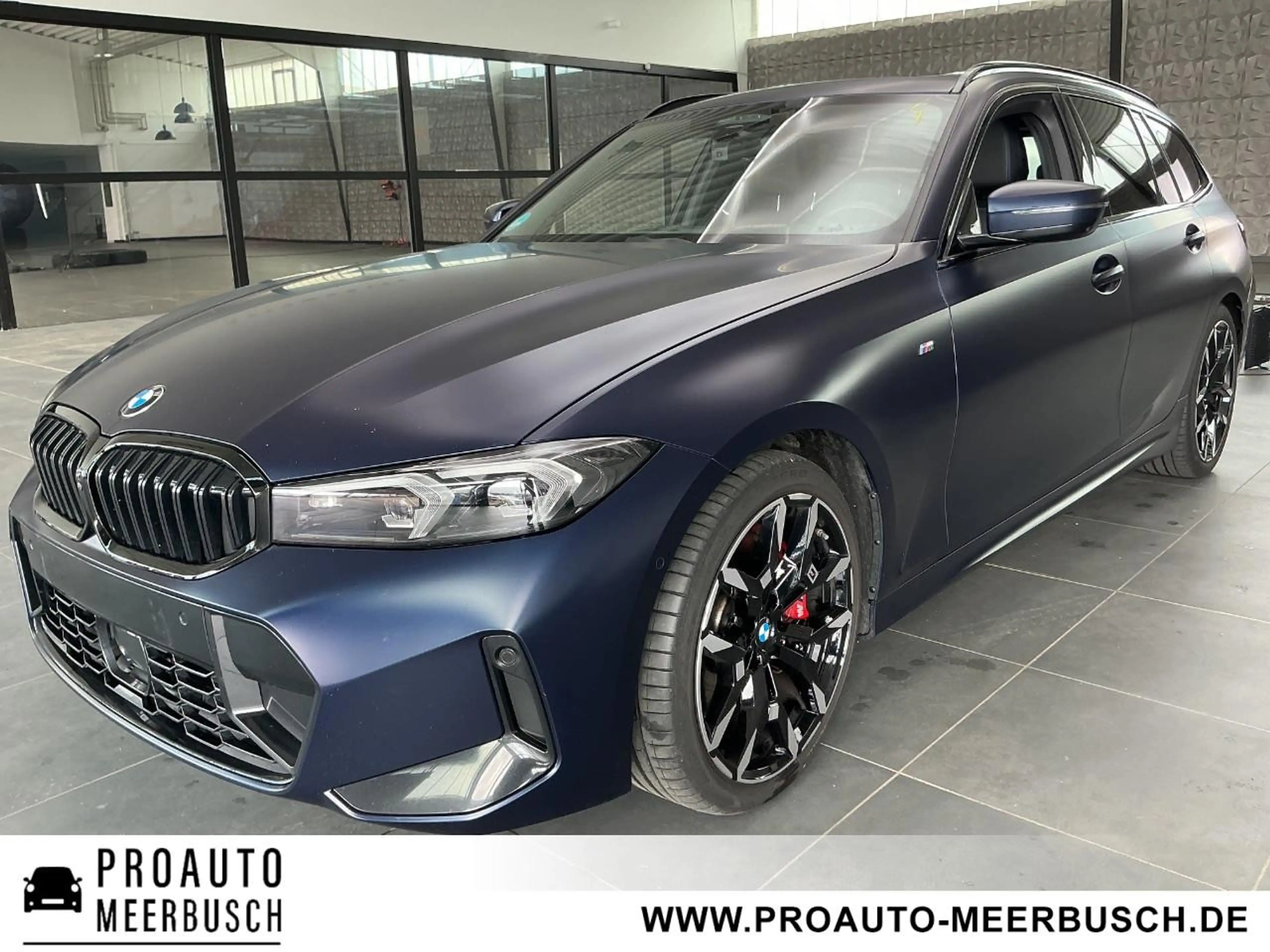 BMW 320 d xDrive M Sport PRO AHK/MMRY/PANO/HUD/360°/19"